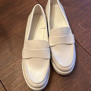 Old navy brand platform loafers in mint condition